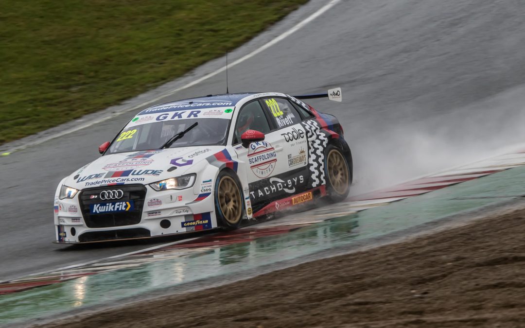 Stunning pace and points as Rivett stars in BTCC finale